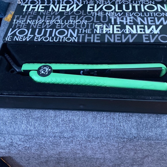 Green flat iron - Picture 2 of 2